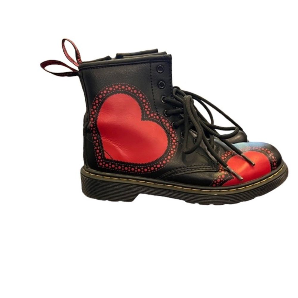 Dr Martens Youth Delaney Heart Boots - Picture 2 of 13